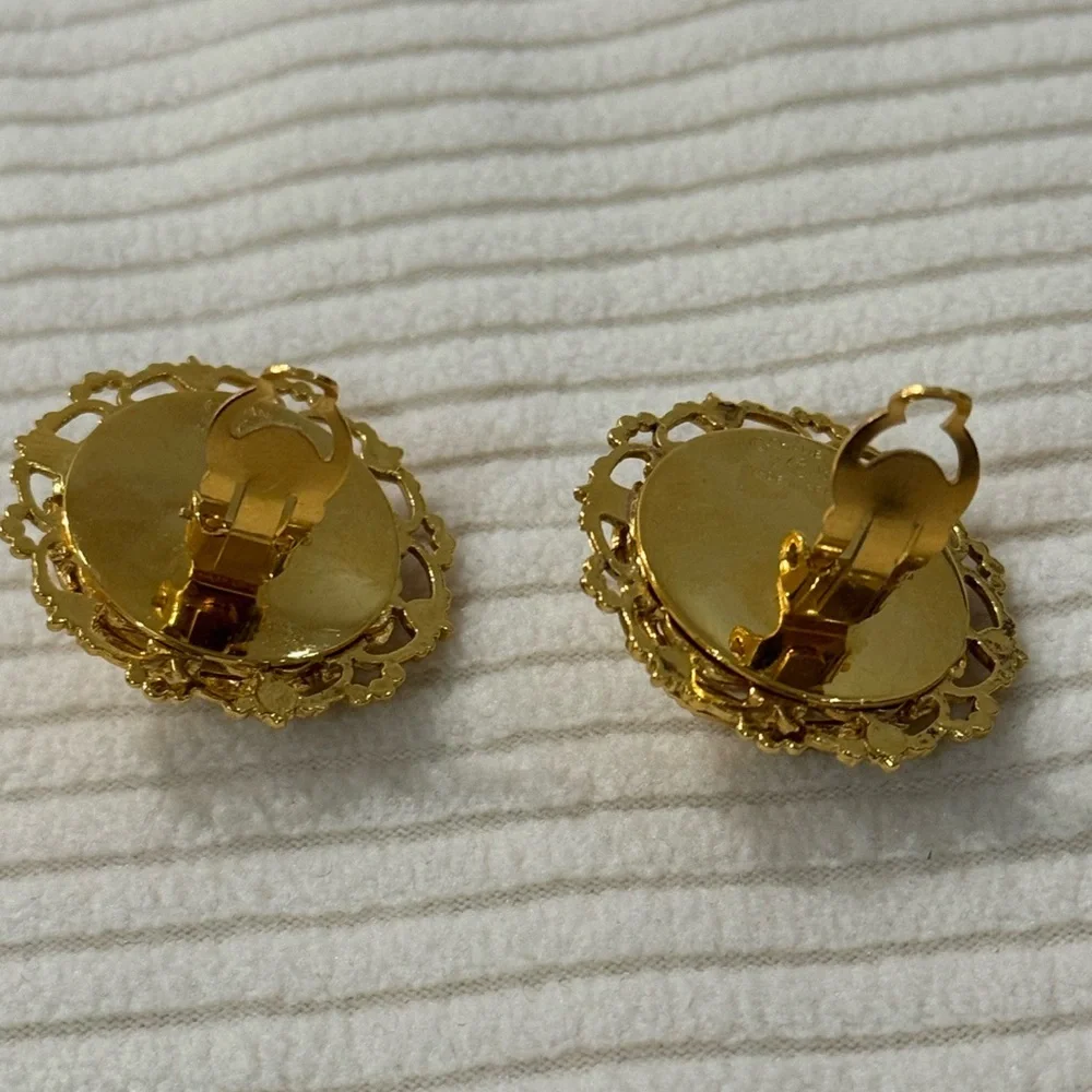 Chanel Vintage Gold Pearl Clip-On Earrings EUC - Beautiful Statement Piece